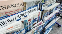 Vous jetiez vos journaux pour rien : cette vieille astuce rend les vitres impeccables